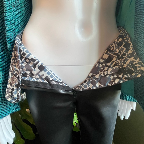 BCBG MaxAzaria Y2K Faux Leather Pants • Contour Stitching • Size XS/S - Picture 3 of 7